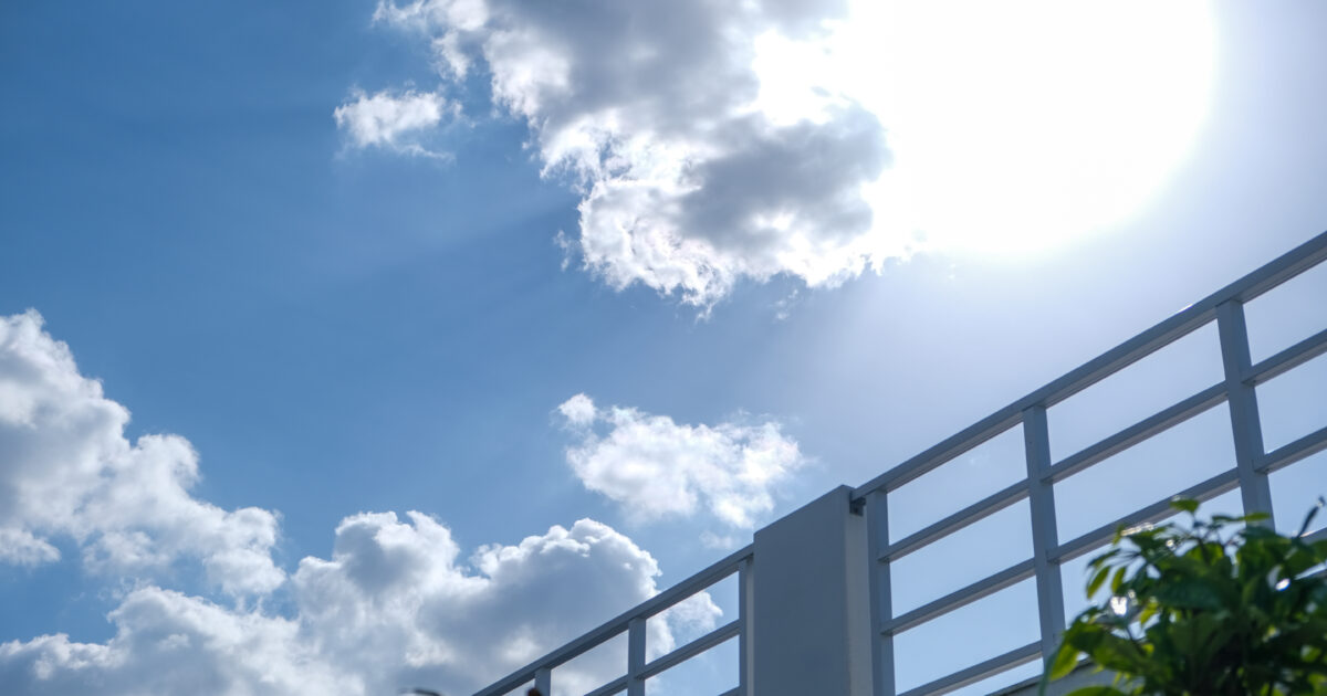 12月の晴れた石垣島の空