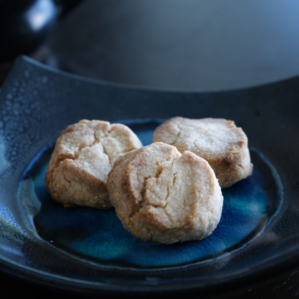 石垣焼のうつわと手作りちんすこう