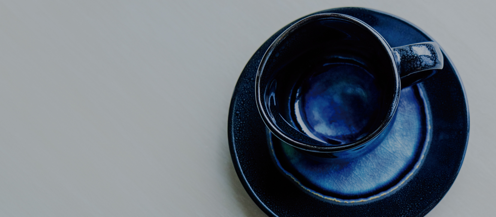 石垣島を代表する石垣焼のコーヒーカップ