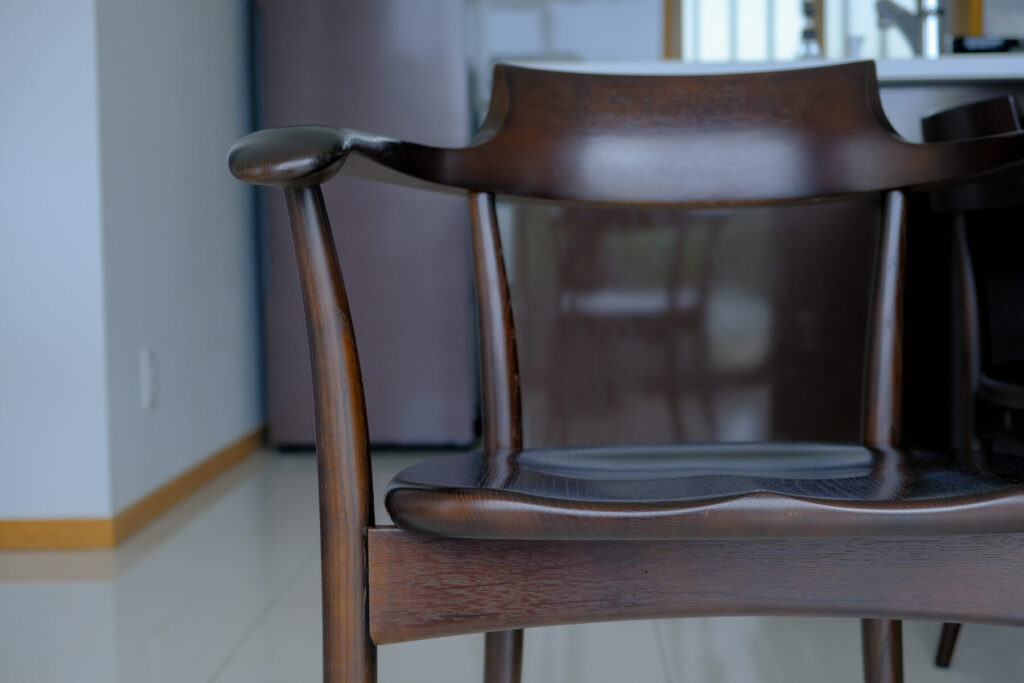 ベッド・ダイニングテーブル＆チェア・リビングソファーなど、日本を代表する家具産地「飛騨」発祥の老舗家具メーカーの職人が作る飛騨家具